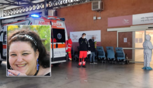 Il Covid miete un’altra vittima in Campania. Si tratta di Agnese De Vito, 49 anni, originaria di Serre, in provincia di Salerno. Non è noto se fosse vaccinata o meno. A darne notizia è stata l’amministrazione comunale del piccolo centro campano. Campania, il Covid uccide una donna di 49 anni Le condizioni di Agnese, scopertasi positiva durante le festività natalizie, sarebbero precipitate rapidamente. “Il Covid ha strappato alla vita una giovane mamma che da qualche anno la comunità di Serre tutta aveva accolto con piacere, il Sindaco e l’Amministrazione Comunale si associano al dolore che ha colpito le famiglie De Vito e Perillo“, si legge sulla pagina del comune. Sono tantissimi i messaggi di cordoglio apparsi anche sui social per commemorare Agnese. “Stasera un ennesima brutta notizia mi hai scioccata con la tua morte amica mia non ci posso credere. Ancora sto male, riposa in pace amica mia”, scrive Mariana. Nel comune di Serre si registrano 8 nuovi casi di positività. Il totale degli attualmente positivi è di 106 persone. Ma la variante omicron fa sentire i suoi effetti in tutta la provincia di Salerno. Ad Agropoli nelle ultime 24 ore sono stati registrati 60 nuovi casi di positività al Covid-19 riscontrati mediante tampone molecolare e 26 tramite tampone antigenico. Sono invece 85 i nuovi positivi a Fisciano, per un totale di 350 casi attivi. A Vietri si registrano 16 guariti e 34 nuovi positivi al virus. Dall’ultimo aggiornamento reso noto dall’amministrazione comunale di Sarno, invece, sono 1270 gli attualmente positivi al Covid-19.