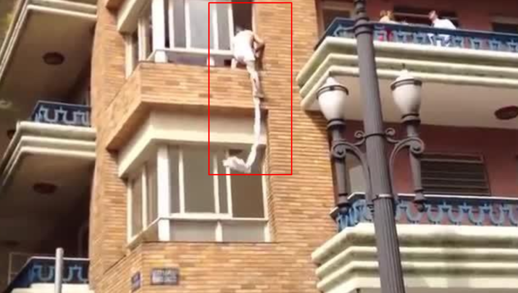 Tradimento di San Valentino, amante si lancia dalla finestra: altro video della coppia diventa virale sui social