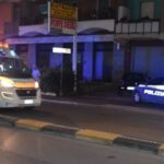 Paura in piazza Cavour, anziano signore investito da volante della Polizia mentre attraversava