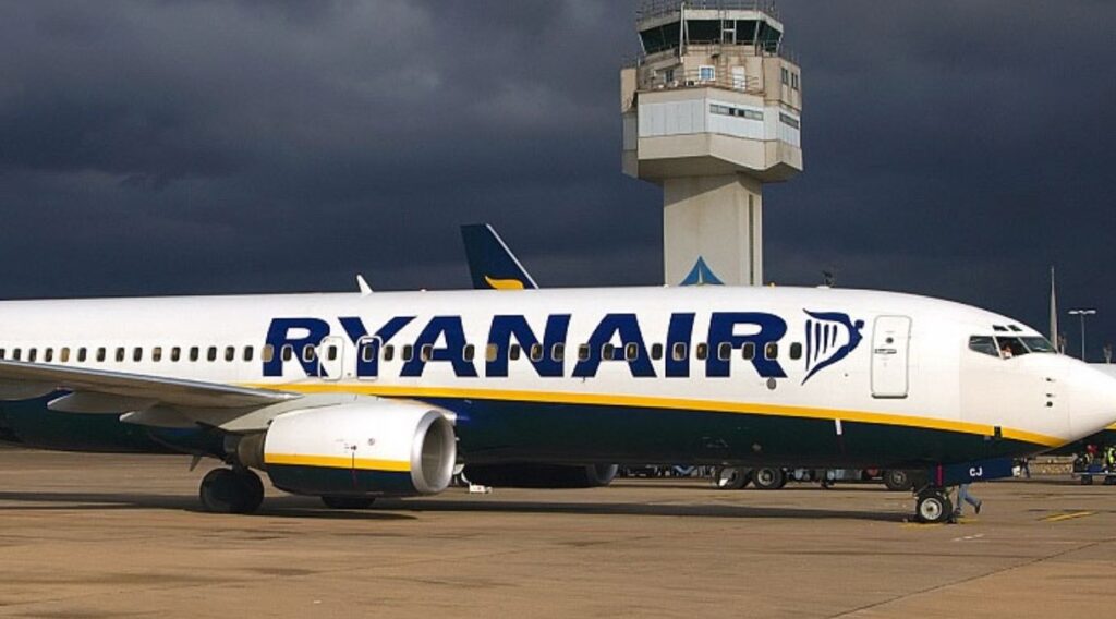 atterraggio emergenza volo valencia napoli