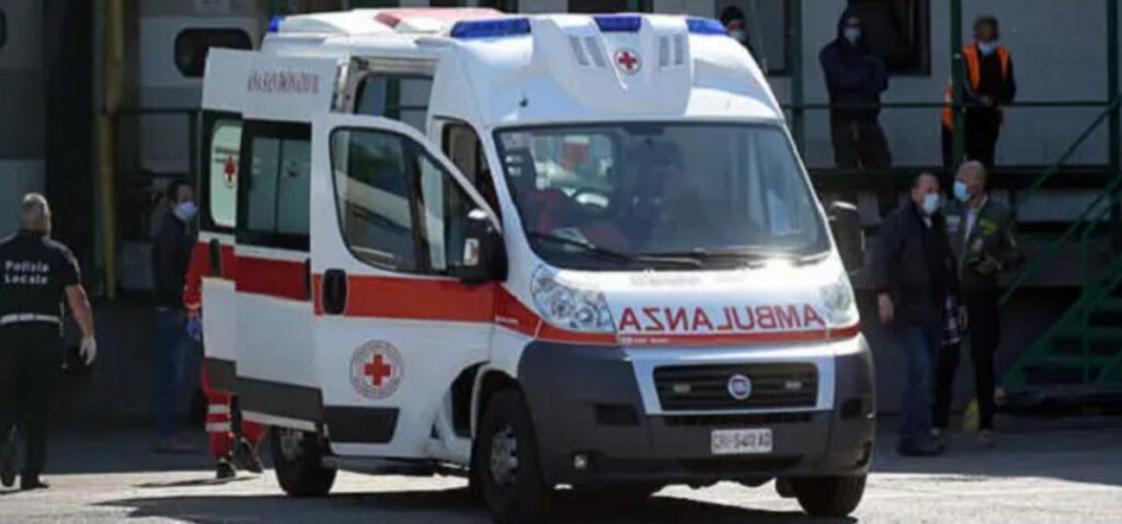 avvocato prova a impiccarsi salvato da cliente