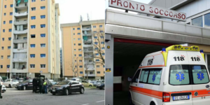 bambino precipita ottavo piano e muore