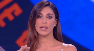 Belen Rodriguez attaccata, la show girl sbotta e risponde: "Mi avete rotto, siete dei fulminati"