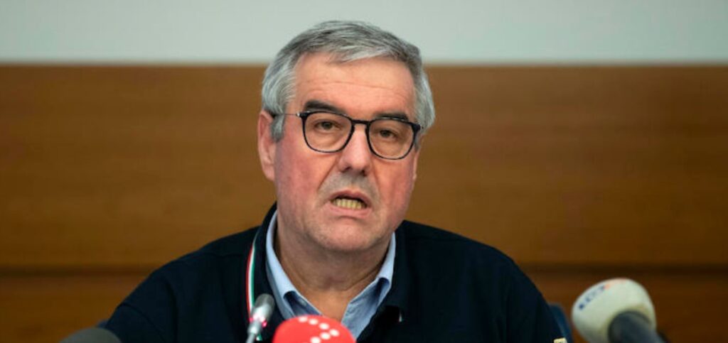 Coronavirus, stabile l'incremento dei contagi in Italia: 1.766 nuovi casi e 17 decessi