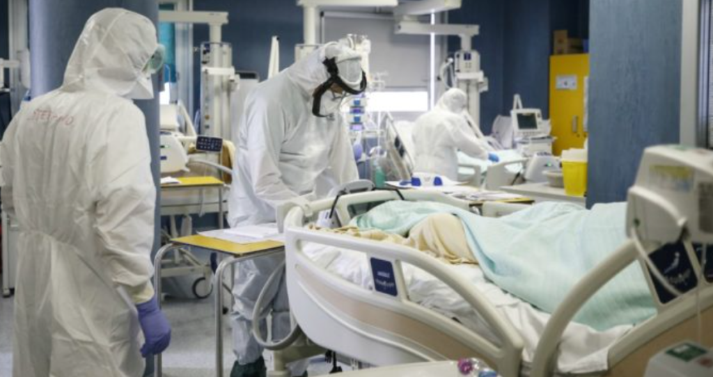 Coronavirus, il bollettino di oggi: 10.800 nuovi casi e 348 vittime