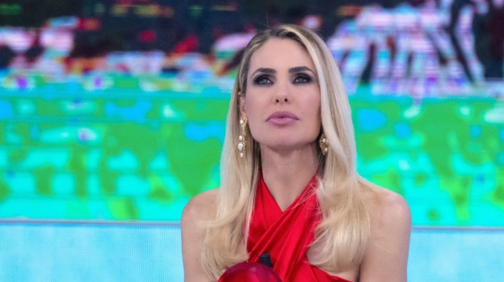 cachet ilary blasi isola dei famosi