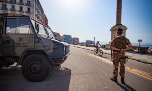 chiude lungomare napoli traffico