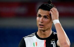 Cristiano Ronaldo positivo al Covid-19: le condizioni dell'attaccante della Juventus