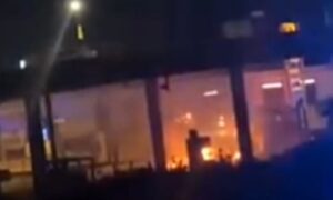 Bomba carta in un distributore a Torre Annunziata: forte esplosione nella notte