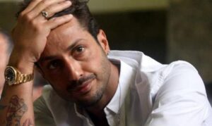 Fabrizio Corona presenta il suo nuovo libro: "In tanti mi vorrebbero morto"