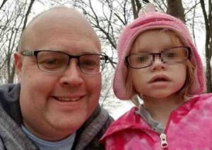 Bimba autistica di 7 anni non riesce a spiegare i suoi sintomi e muore per una polmonite