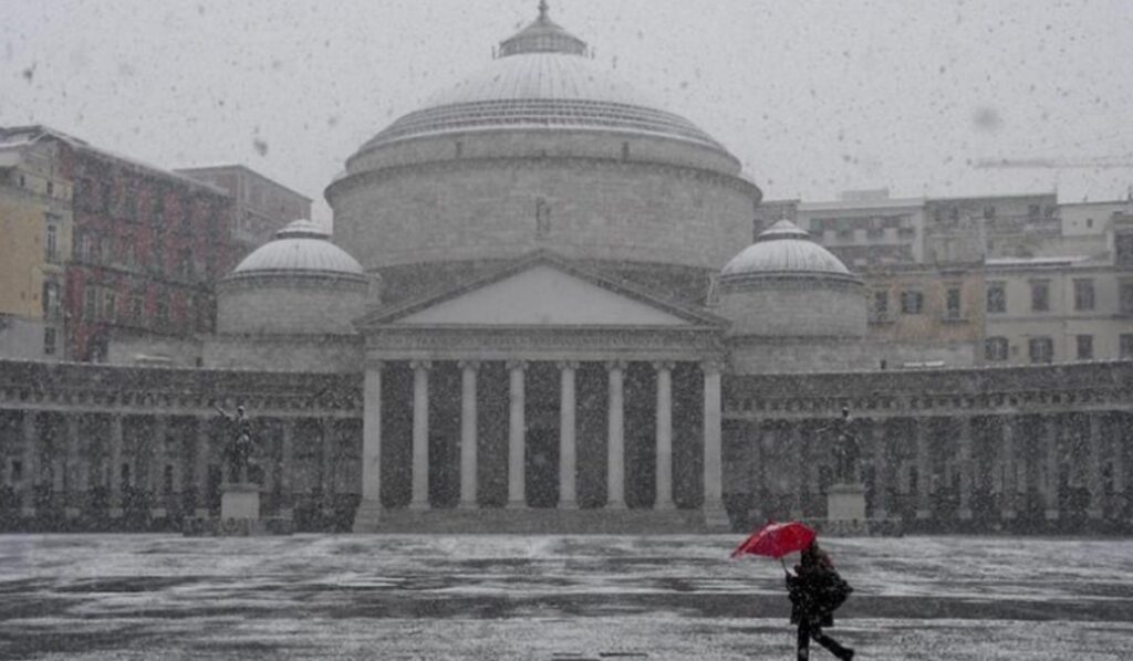 Meteo Napoli, temperatura in picchiata: freddo polare in arrivo, termometro sotto lo zero