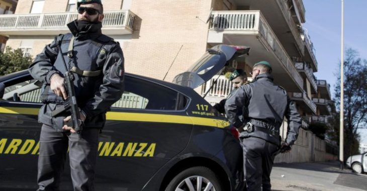 Napoli, oltre 700 persone percepivano illegalmente il bonus spesa Covid