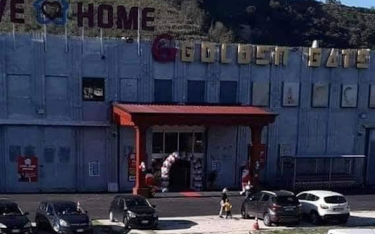 Il Golden Gate diventa centro commerciale, esplode la malinconia: il ricordo dei napoletani