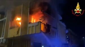 incendio appartamento via casavatore