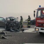 Incidente sulla Circumvallazione, scontro tra camion e furgone: 29enne muore carbonizzato