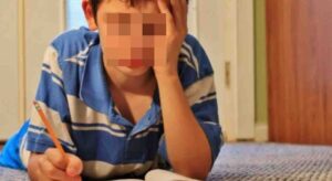 L'appello del piccolo Mario: "Mettete la mascherina, rispettate le regole. Voglio tornare a scuola"