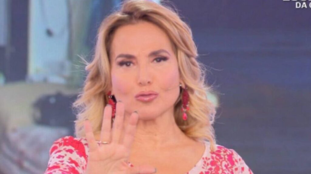 Bufera sulle parole di Feltri nei confronti della giovane vittima "Non merita l'altare"