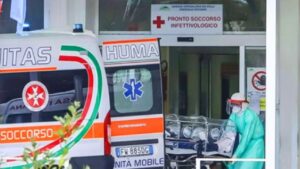 "Lockdown indispensabile, il Cotugno è già pieno", l'appello del dg Maurizio Di Mauro