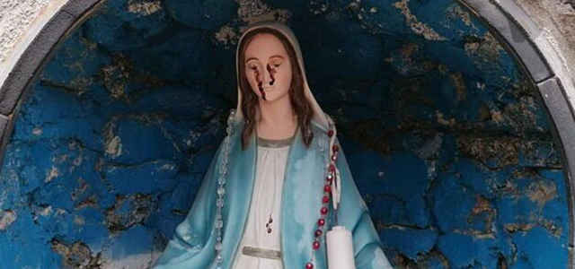 Statua della Madonna "piange" lacrime rosse: la clamorosa scoperta delle analisi