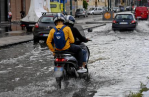 Meteo in Campania, allerta della Protezione Civile: tornano le piogge, previste forte raffiche di vento