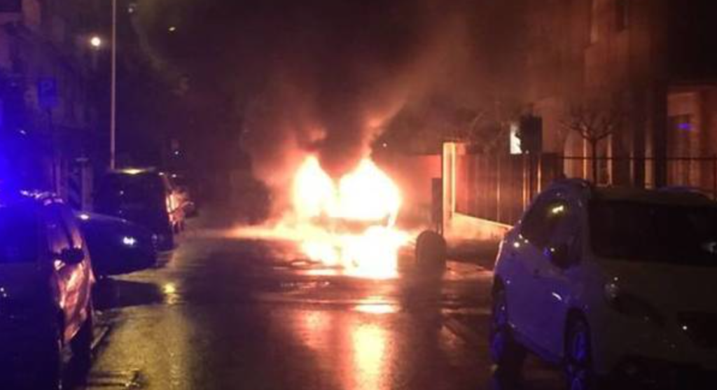 Paura a Somma Vesuviana, ordigno artigianale esplode nel giardino di una villa