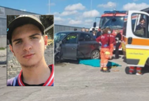 Auto finisce fuori strada e si schianta contro guardrail nel Nolano, Pasquale Somma muore a 20 anni