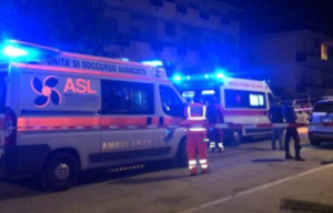 precipita nel vuoto e muore