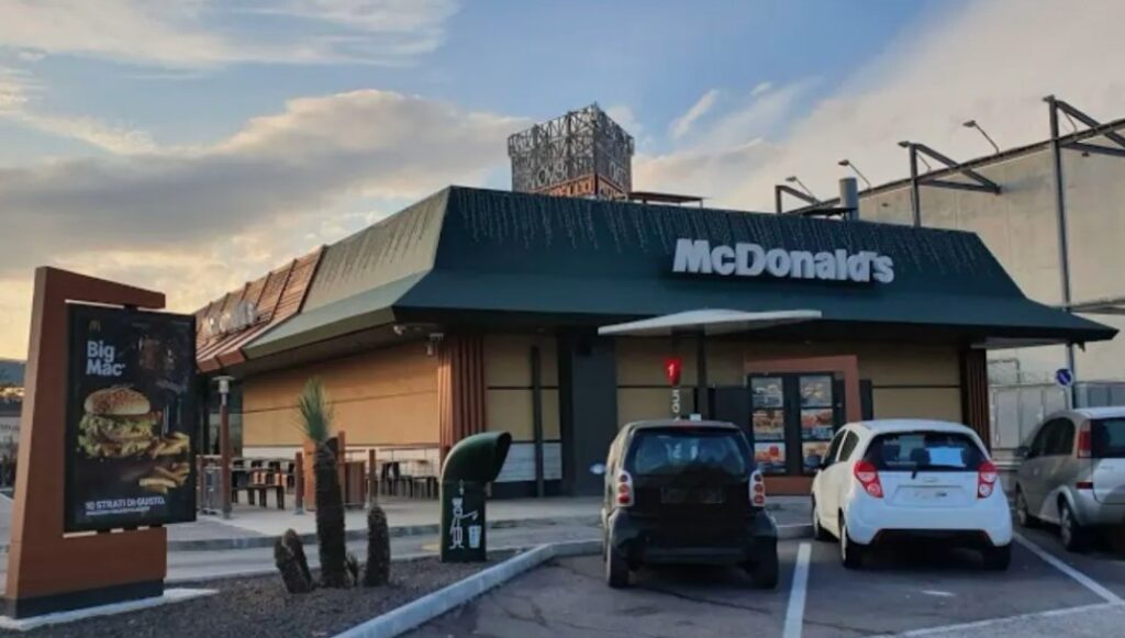 rapina mc donald's pomigliano d'arco