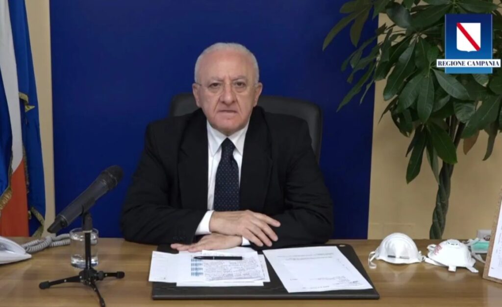 Campania, De Luca firma ordinanza su riapertura mercati 'controllata'