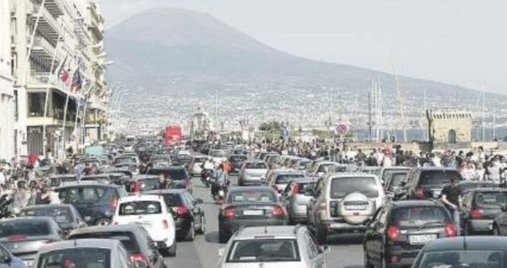 Napoli, chiusa Galleria Vittoria: lungomare riapre al traffico veicolare