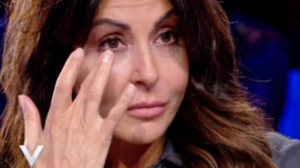 Sabrina Ferilli commossa in televisione: "Io non ho figli. Assimilo tanto dolore da fuori"