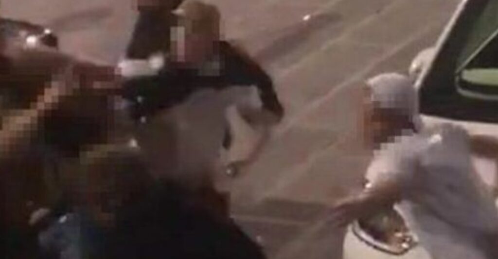 Intervengono per un falò in strada, agenti di Polizia presi a sassate da ragazzi ai Quartieri Spagnoli