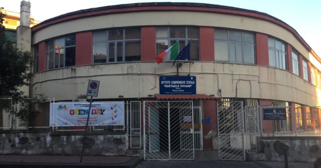 Napoli, il paradosso della scuola Orazio: classi accorpate all'epoca del Covid-19