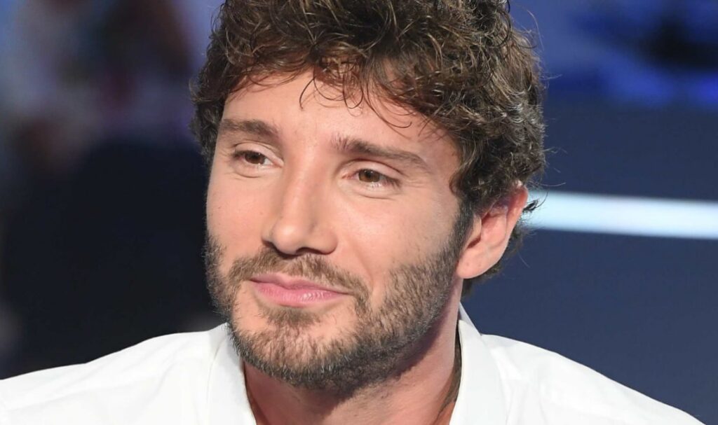 Stefano De Martino confessa un suo disagio: "E' una cosa che mi costa fatica"