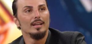 Tony Colombo si ritira dalla musica, il cantante neomelodico spiega perché ha deciso di lasciare