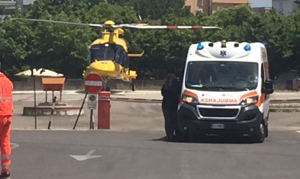 Dramma a Tramonti, schiacciato da un cancello di ferro: muore uomo di 69 anni