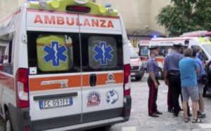 uccide padre volume alto