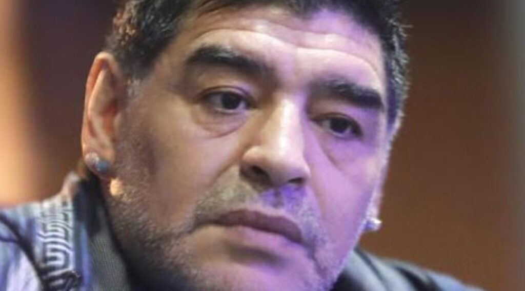 Le ultime parole di Maradona in un'intervista: "Mi domando se la gente continuerà ad amarmi"