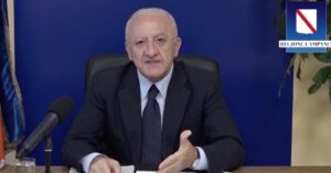 Vincenzo De Luca attacca il Governo e lancia un appello ai sindaci: "Chiudete lungomari e centri storici"