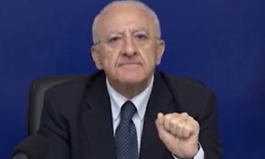 La Campania si sveglia zona rossa e De Luca attacca il Governo: "Ha scelto la linea sbagliata"