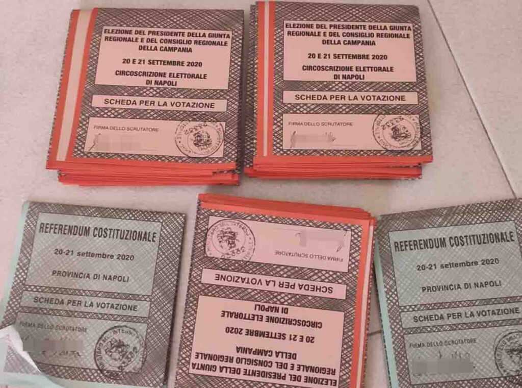 Voto negato per chi è in quarantena, la denuncia da Napoli: "Nessuno ha ritirato le schede della mia famiglia"