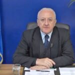 Coronavirus, De Luca proroga zona rossa per il campo rom di Napoli: l'ordinanza