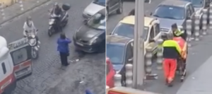 Auto in divieto di sosta blocca barella