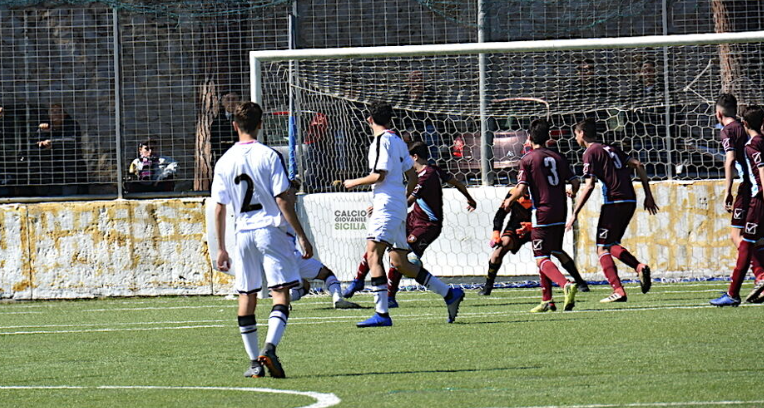 Genitore minaccia allenatore ad Avellino