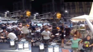 Napoli, colpi di pistola fuori al bar al centro: clienti scappano terrorizzati: "Ci uccidono"