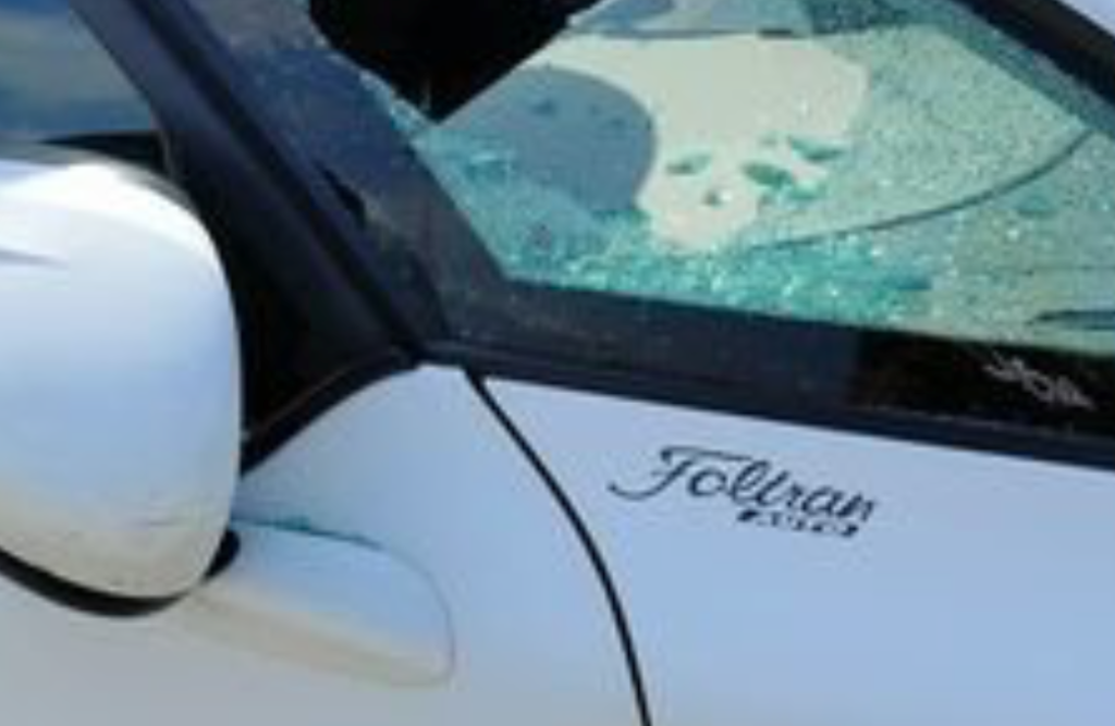 Rubano auto in 15 minuti