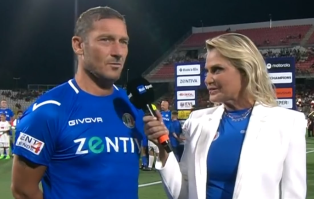 Francesco Totti torna in tv e confessa: "Dove sei stato?", "Vi dico la verità io quest'estate ero a Sabaudia come sempre"