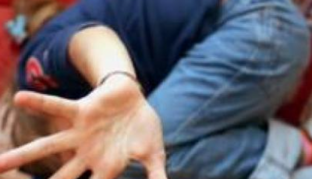 Bimbi abusati. violentati