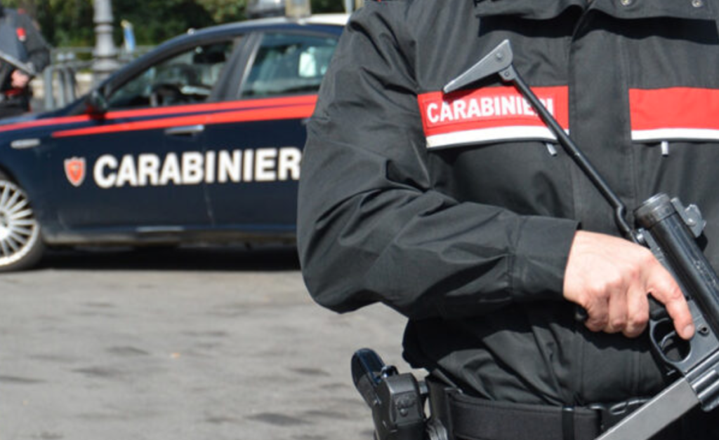 Uccide la moglie e s'impicca